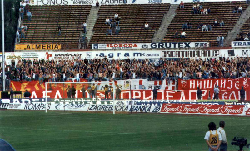 gal/1989-1990/dinamo_zvezda.jpg