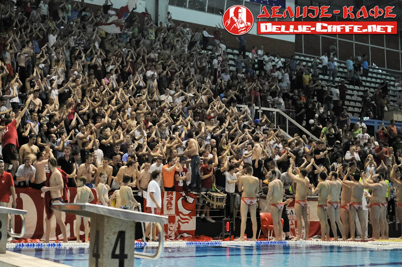 gal/2011-2012/CZ_partizan_vaterpolo/delije06.jpg