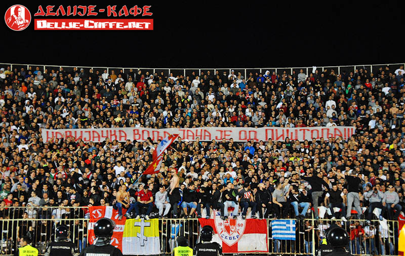 gal/2013-2014/partizan_cz_derbi146/delije15.jpg
